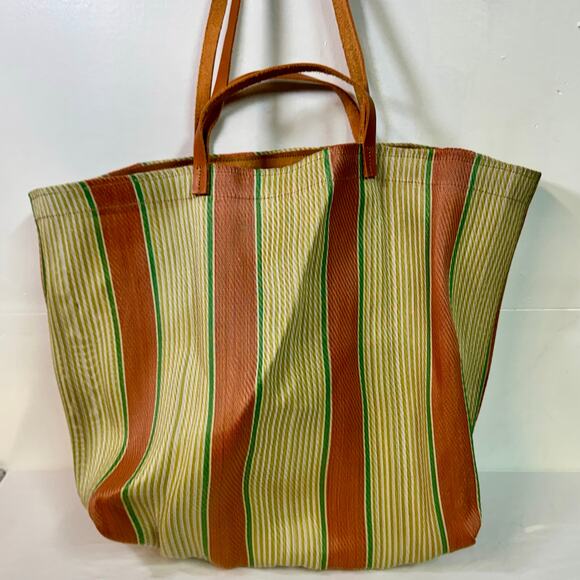 Recycled plastic leather NEW Assam market tote - Picture 1 of 7